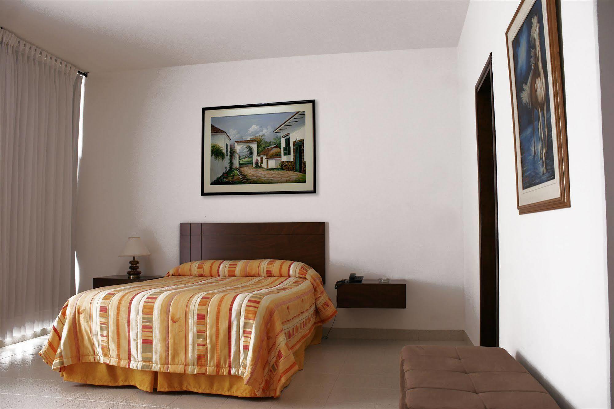 Hotel Royal Plaza Cali Ngoại thất bức ảnh